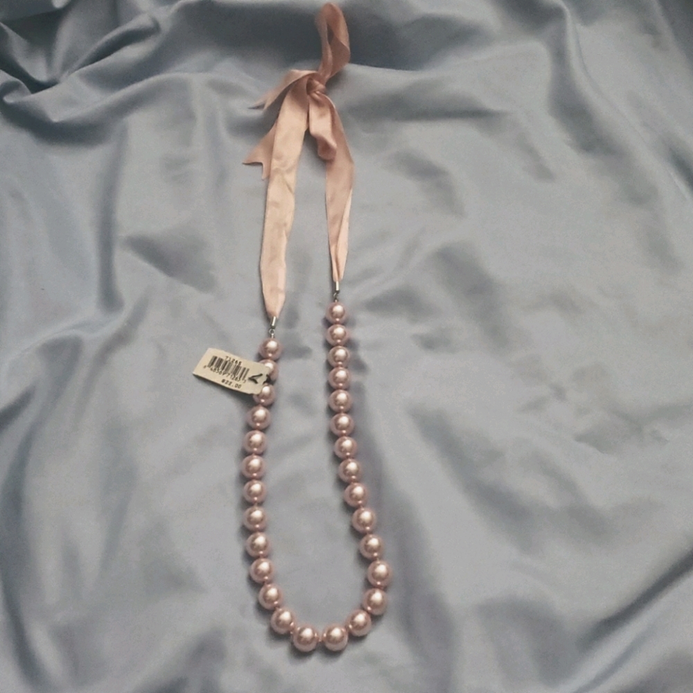 Pearl & Ribbon Necklace Erica Lyons nwt